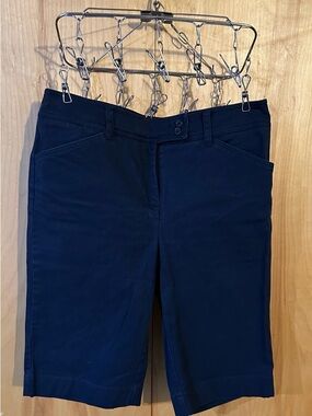 Jones New York Sports Women’s Navy Bermuda Shorts - Classic Mid-Rise Size 6